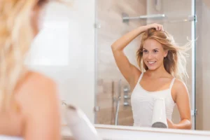 Water glass home hair porosity test and personalized care consultation at Melenas hair salon